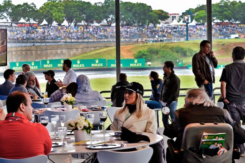 Leia mais sobre o artigo Feel the Roar: Your Luxury Gateway to FORMULA 1 GRANDE PRÊMIO DE SÃO PAULO 2025!